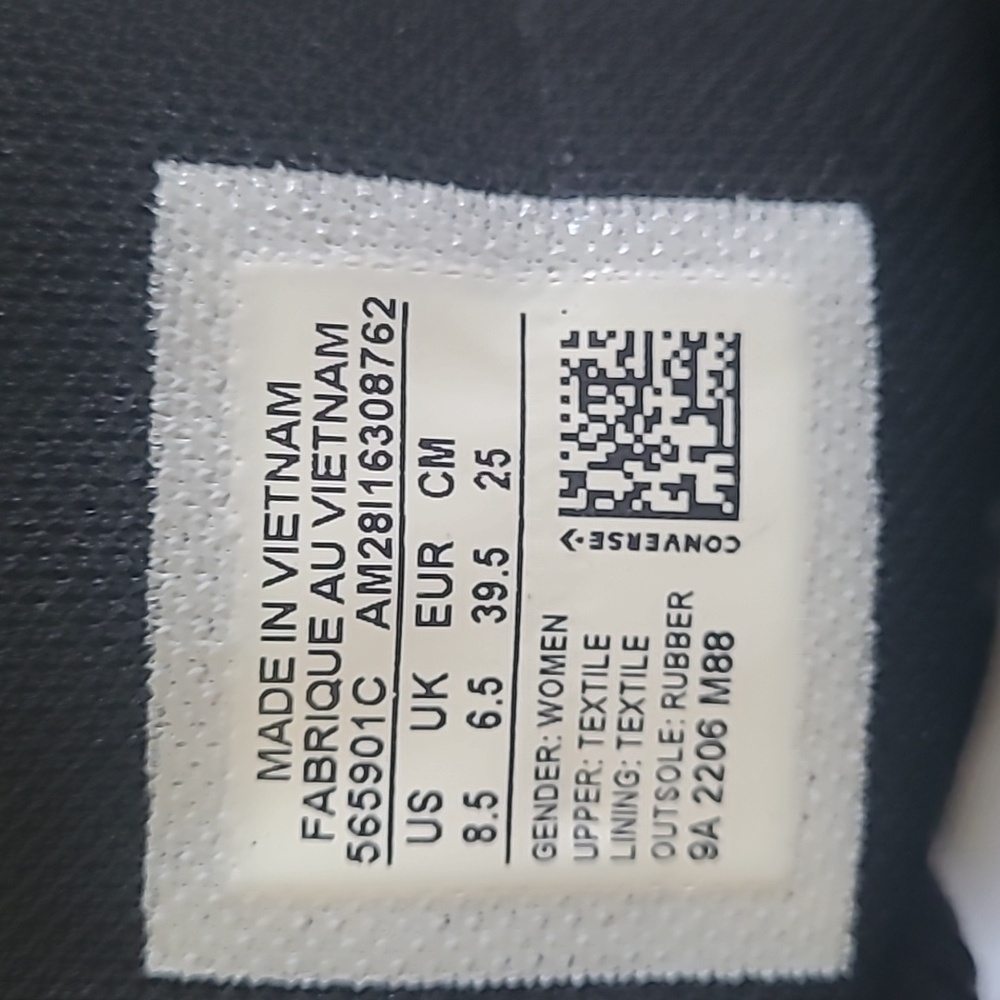 NWT CONVERSE HIGH TOP LUGGED CONVERSE SHOES - Picture 5 of 5